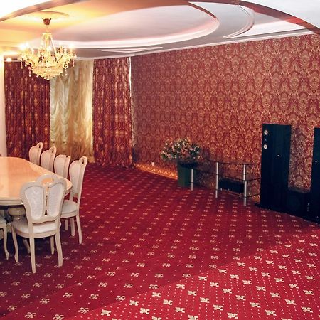 Hotel Gold Lion 키시나우 외부 사진