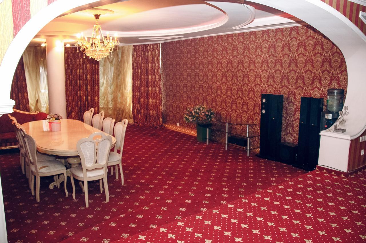Hotel Gold Lion 키시나우 외부 사진