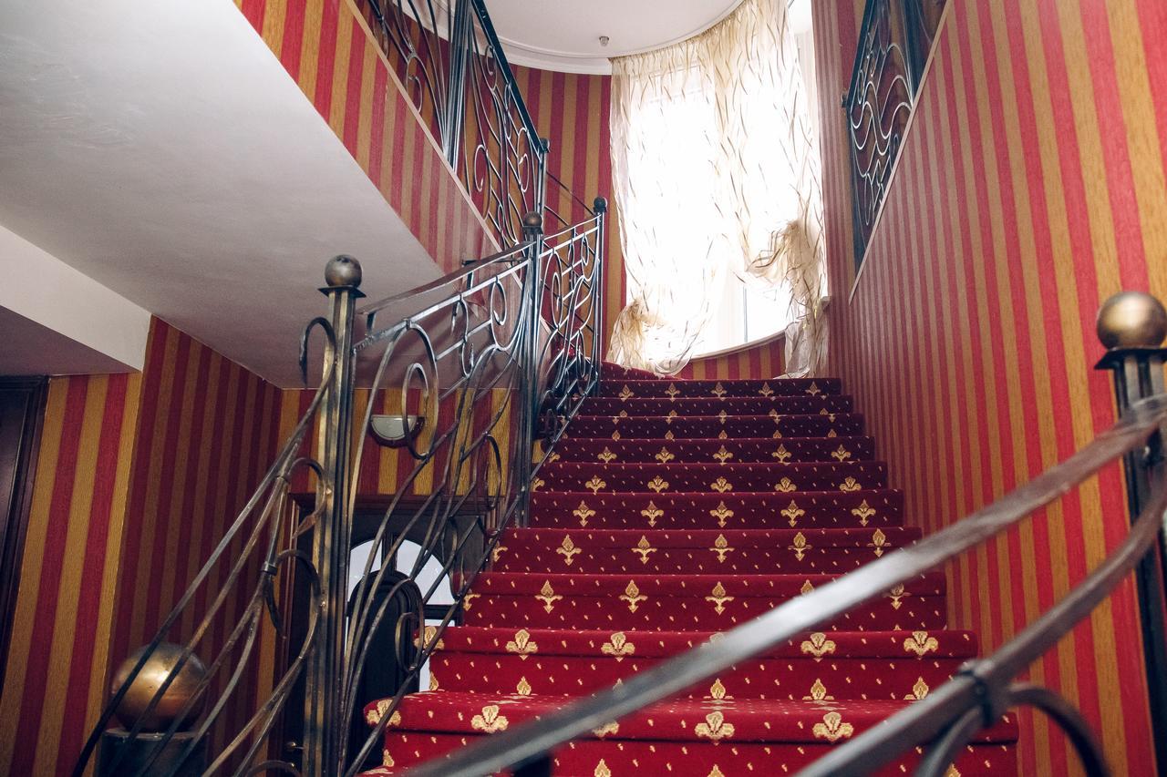 Hotel Gold Lion 키시나우 외부 사진