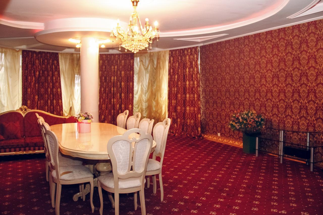 Hotel Gold Lion 키시나우 외부 사진