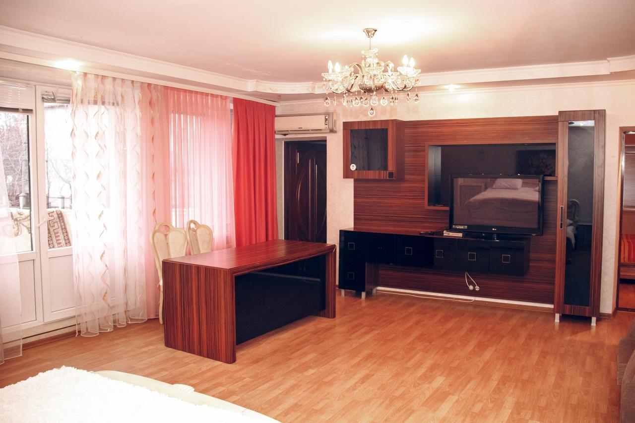 Hotel Gold Lion 키시나우 외부 사진