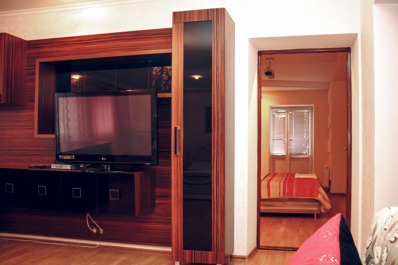 Hotel Gold Lion 키시나우 외부 사진