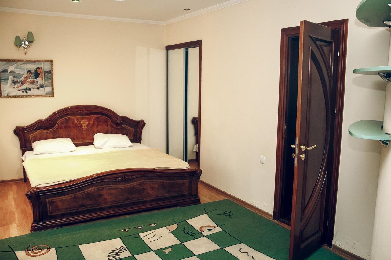 Hotel Gold Lion 키시나우 외부 사진