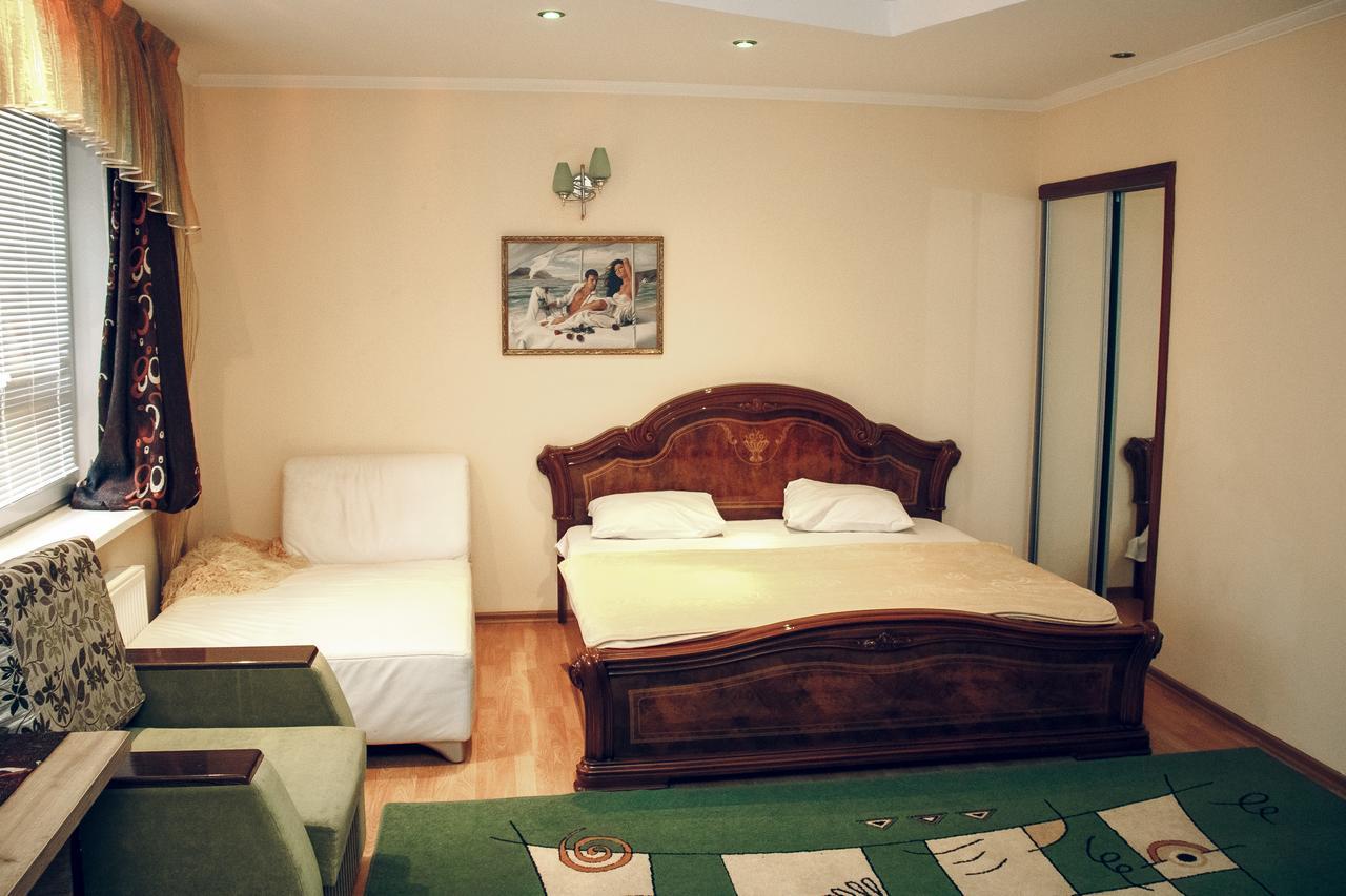 Hotel Gold Lion 키시나우 외부 사진