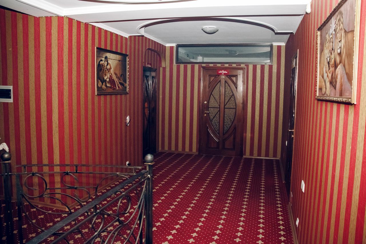 Hotel Gold Lion 키시나우 외부 사진