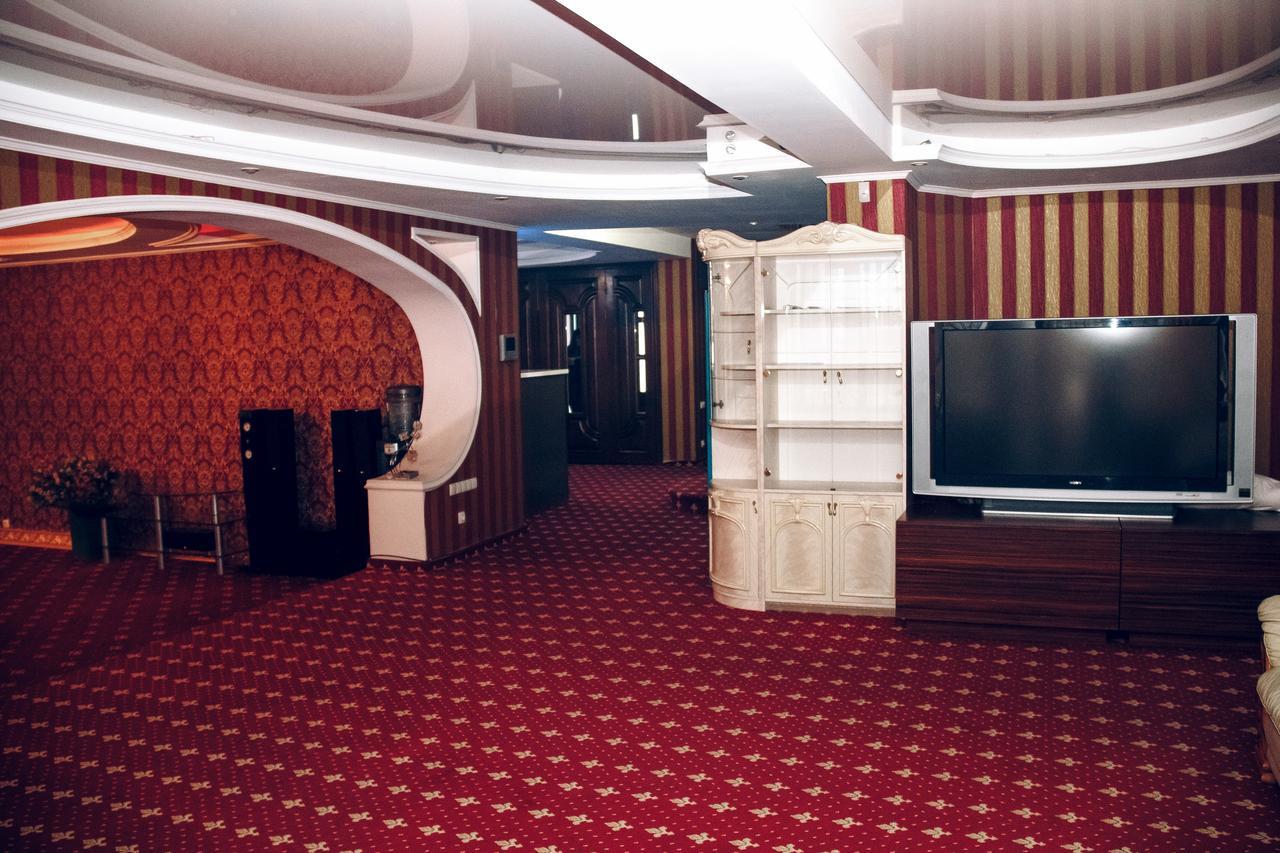 Hotel Gold Lion 키시나우 외부 사진