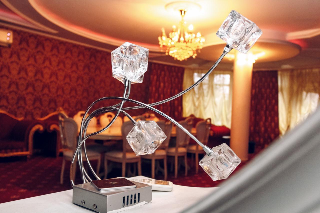 Hotel Gold Lion 키시나우 외부 사진