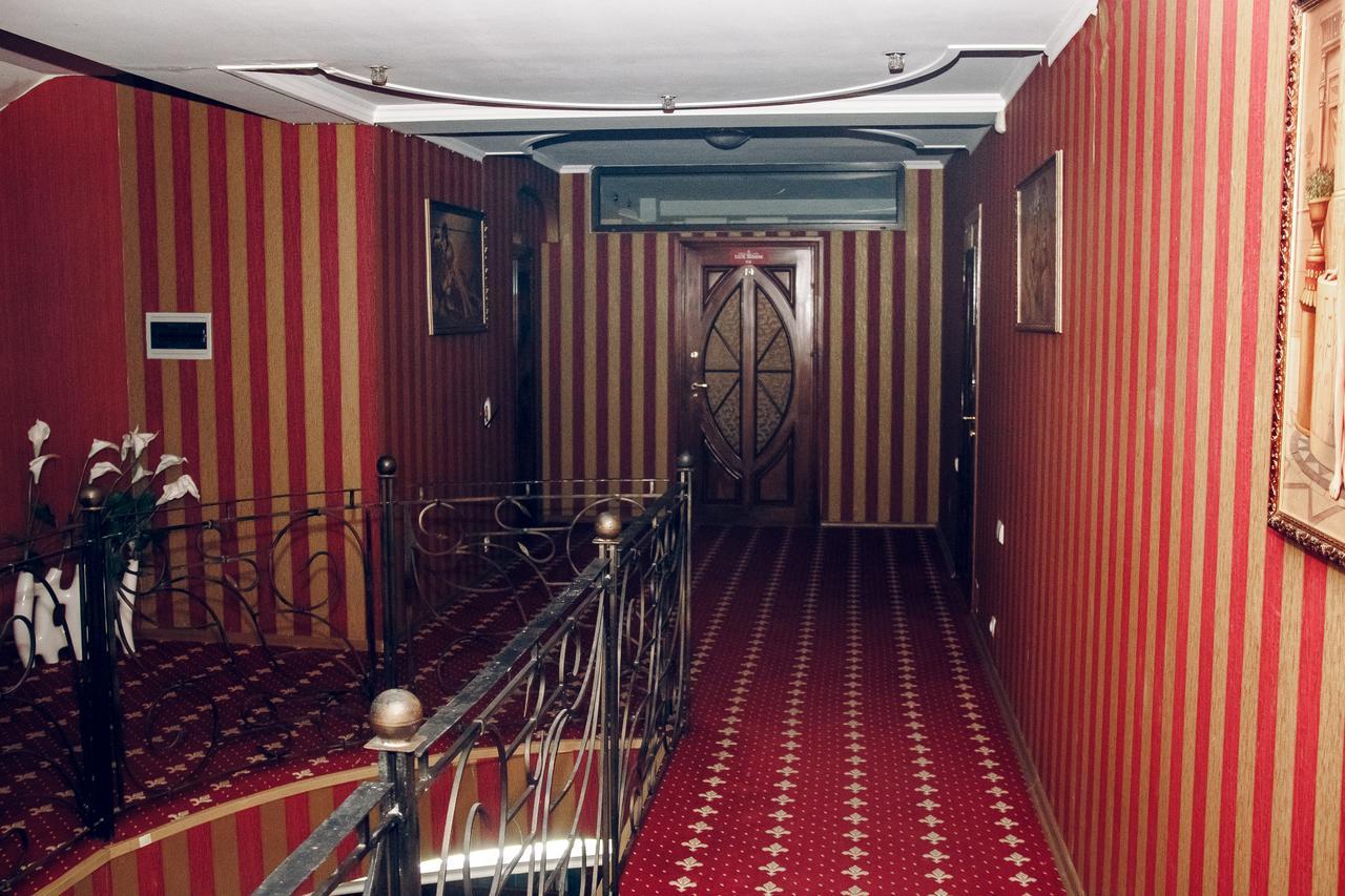 Hotel Gold Lion 키시나우 외부 사진