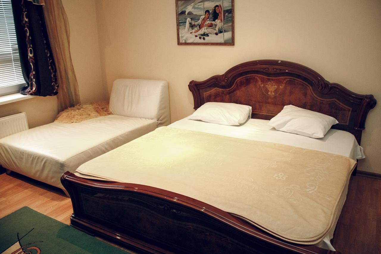 Hotel Gold Lion 키시나우 외부 사진